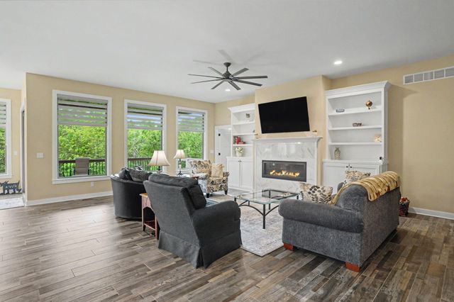 2703 BRISTOL LAKE DR, Columbia, MO 65201