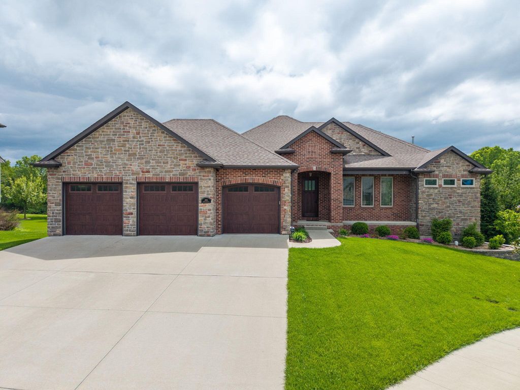 2703 BRISTOL LAKE DR, Columbia, MO 65201
