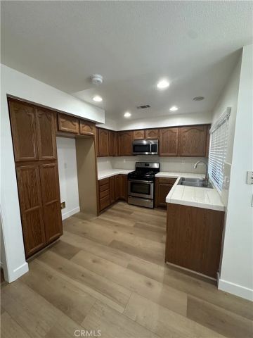 16 Goldstar Place, Pomona, CA 91766
