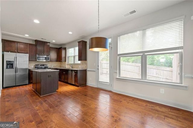 2462 Whiteoak Run SE 18, Smyrna, GA 30080