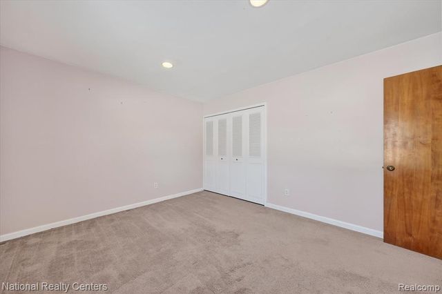 24825 Olde Orchard Street, Novi, MI 48375