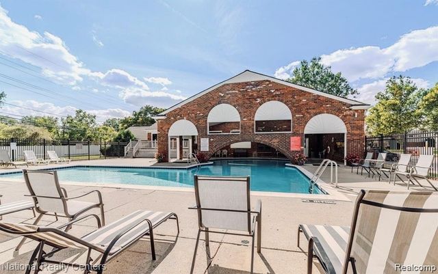 24825 Olde Orchard Street, Novi, MI 48375