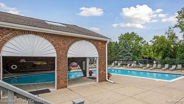 24825 Olde Orchard Street, Novi, MI 48375