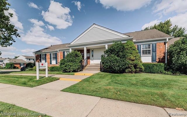 24825 Olde Orchard Street, Novi, MI 48375