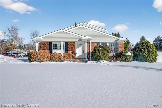 24825 Olde Orchard Street, Novi, MI 48375