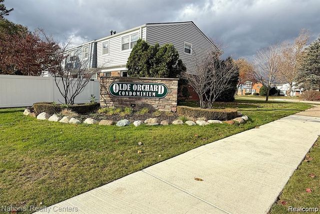 24825 Olde Orchard Street, Novi, MI 48375