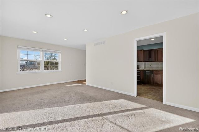 24825 Olde Orchard Street, Novi, MI 48375