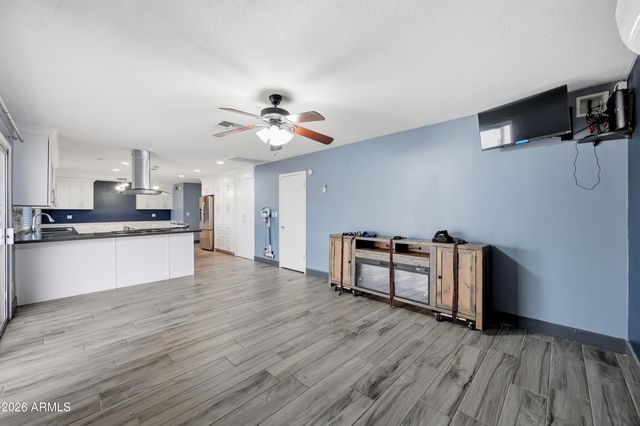 12039 N 60TH Avenue, Glendale, AZ 85304