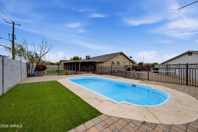 12039 N 60TH Avenue, Glendale, AZ 85304