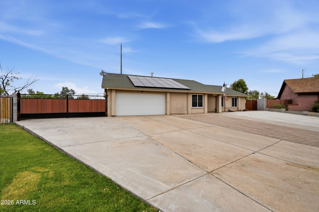 12039 N 60TH Avenue, Glendale, AZ 85304 — photo 2