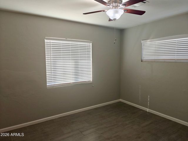 251 W BUIST Avenue, Phoenix, AZ 85041