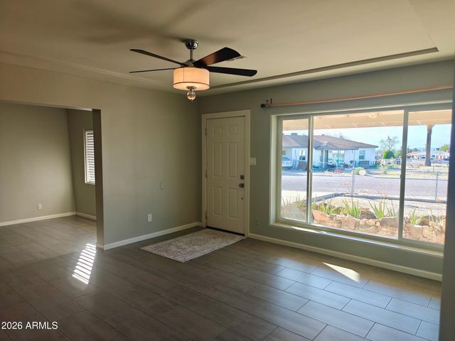 251 W BUIST Avenue, Phoenix, AZ 85041