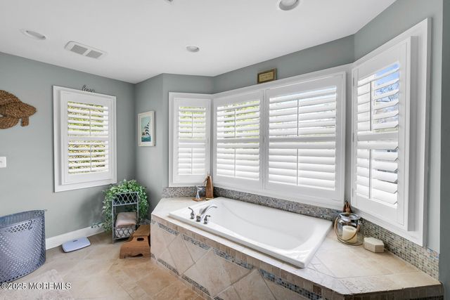 8 Monmouth Avenue, Rumson, NJ 07760