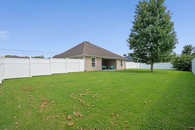 304 Providence Dr, Lebanon, TN 37087