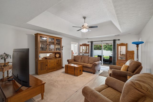 304 Providence Dr, Lebanon, TN 37087