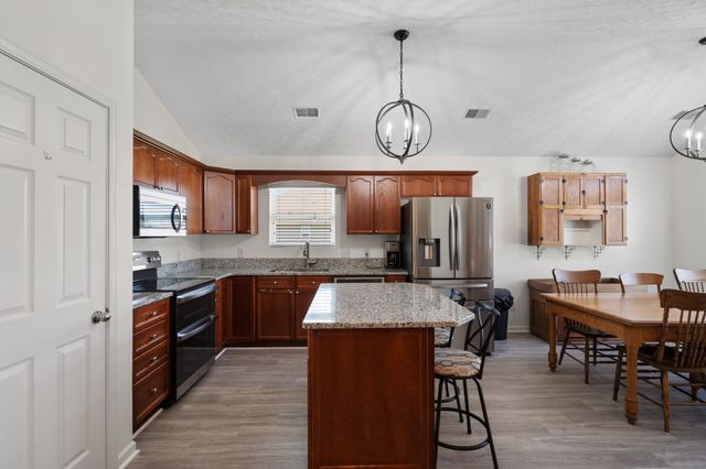 304 Providence Dr, Lebanon, TN 37087