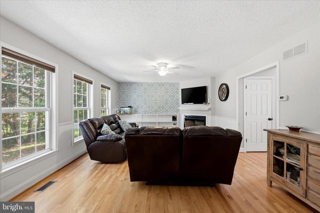 102 CLEVENGER CT, Winchester, VA 22601