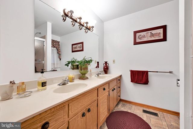 205 FOX RD, Lebanon, PA 17042