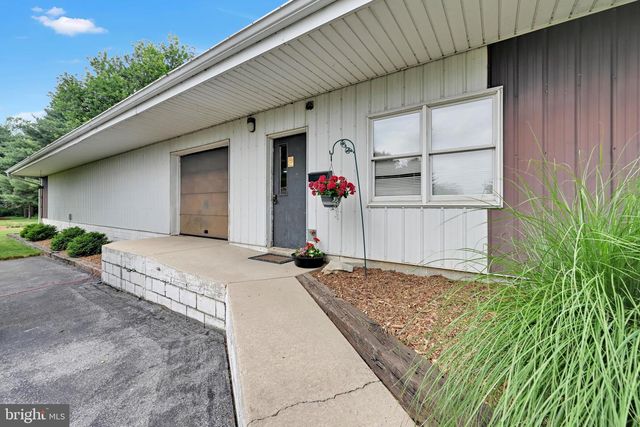 205 FOX RD, Lebanon, PA 17042