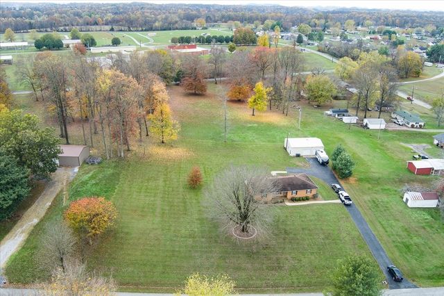 1200 Sullivan Dr, Lafayette, TN 37083