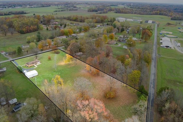 1200 Sullivan Dr, Lafayette, TN 37083