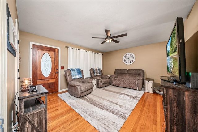 1200 Sullivan Dr, Lafayette, TN 37083