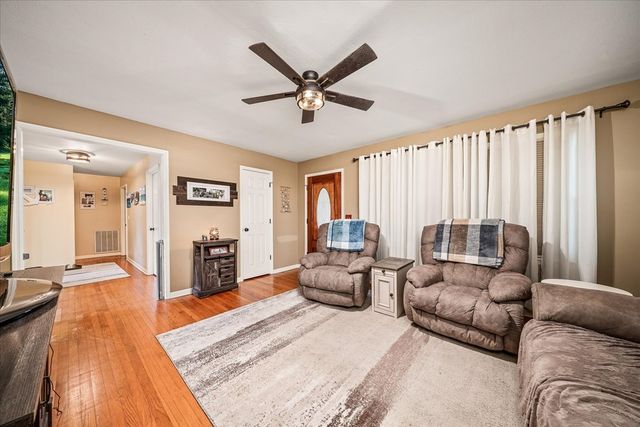1200 Sullivan Dr, Lafayette, TN 37083