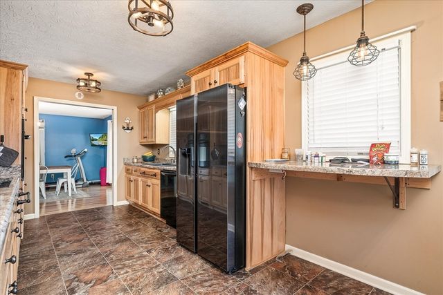 1200 Sullivan Dr, Lafayette, TN 37083