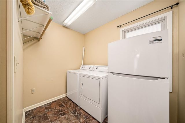 1200 Sullivan Dr, Lafayette, TN 37083