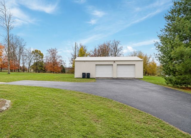 1200 Sullivan Dr, Lafayette, TN 37083