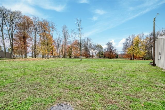 1200 Sullivan Dr, Lafayette, TN 37083