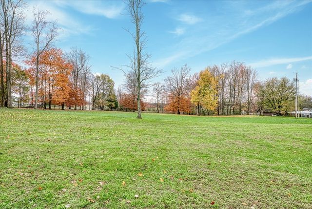 1200 Sullivan Dr, Lafayette, TN 37083