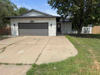 1044 S Beech, Wichita, KS 67207