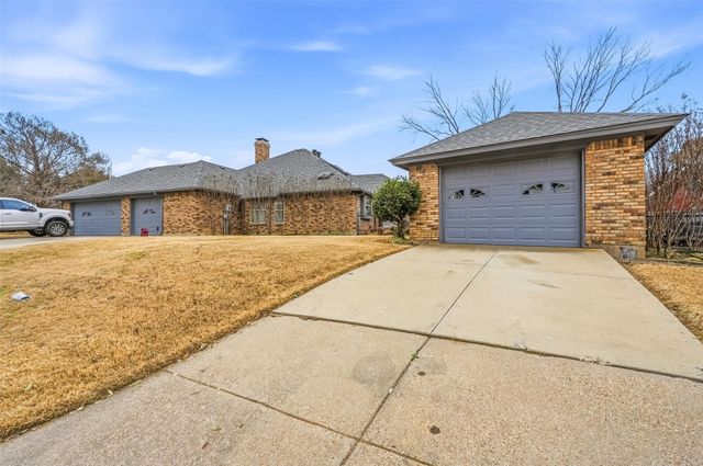 1415 Spyglass Drive, Mansfield, TX 76063