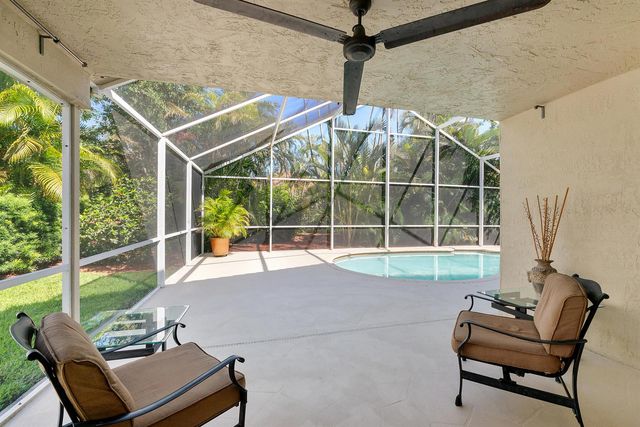 2016 Island Circle, Weston, FL 33326