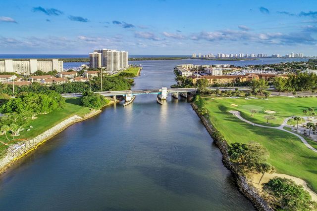 1132 Country Club Drive, North Palm Beach, FL 33408