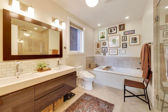 2312 W BELMONT Avenue 1E, Chicago, IL 60618