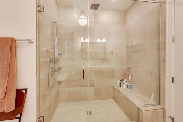 2312 W BELMONT Avenue 1E, Chicago, IL 60618