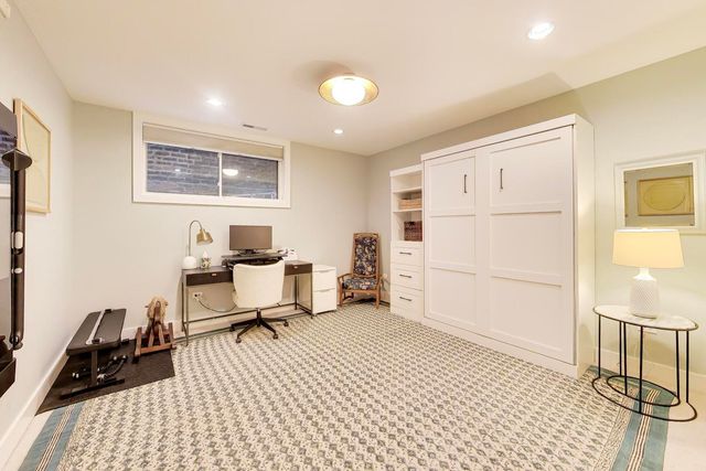 2312 W BELMONT Avenue 1E, Chicago, IL 60618
