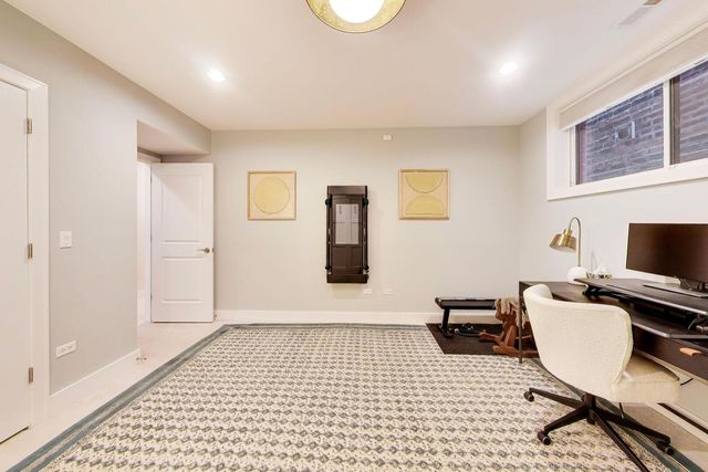 2312 W BELMONT Avenue 1E, Chicago, IL 60618