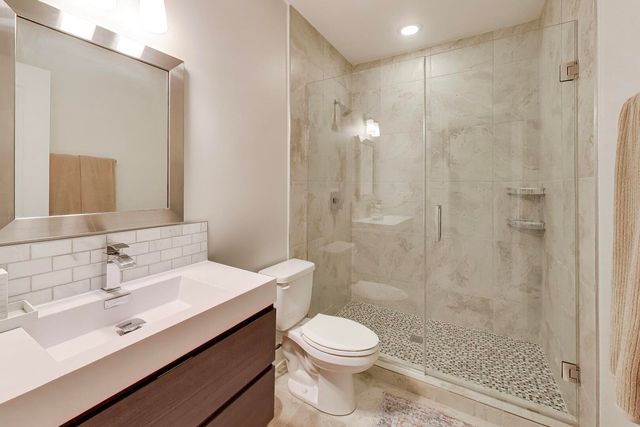 2312 W BELMONT Avenue 1E, Chicago, IL 60618
