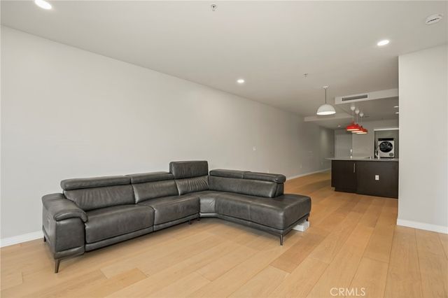 540 S Kenmore Avenue 203, Los Angeles, CA 90020