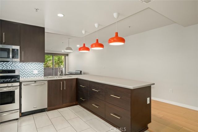 540 S Kenmore Avenue 203, Los Angeles, CA 90020
