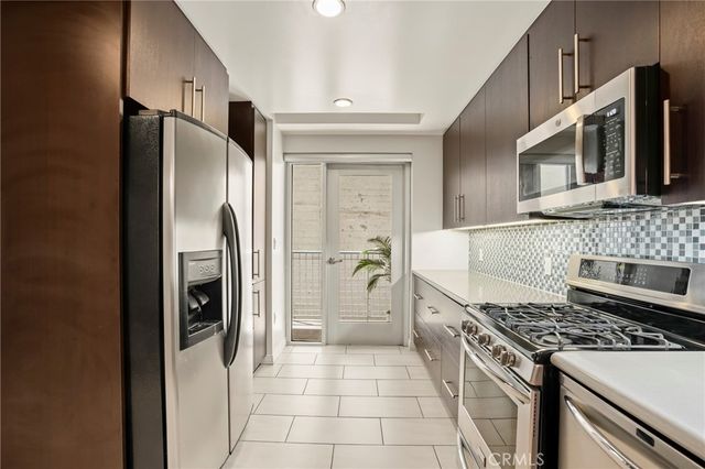 540 S Kenmore Avenue 203, Los Angeles, CA 90020