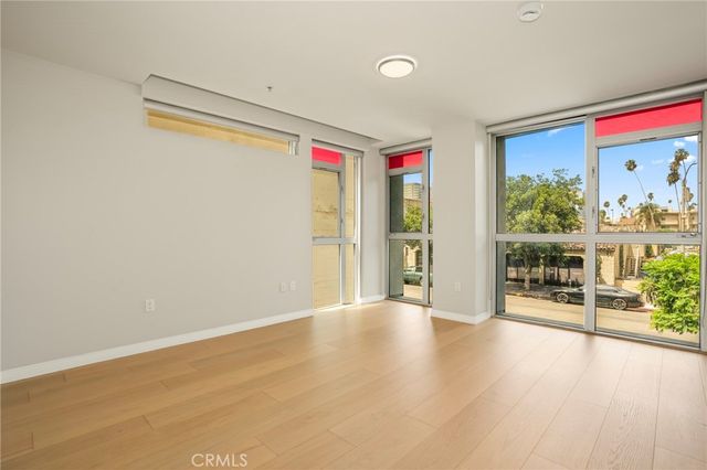 540 S Kenmore Avenue 203, Los Angeles, CA 90020