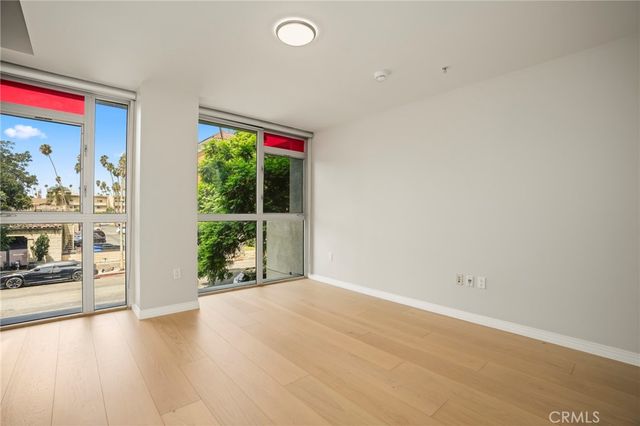 540 S Kenmore Avenue 203, Los Angeles, CA 90020