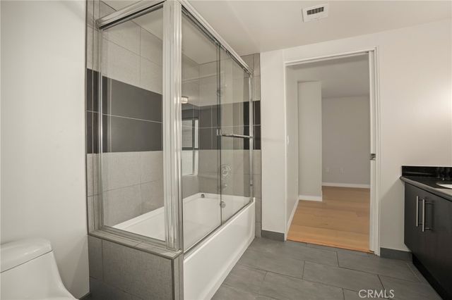 540 S Kenmore Avenue 203, Los Angeles, CA 90020
