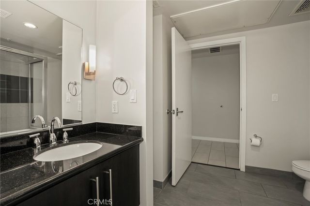 540 S Kenmore Avenue 203, Los Angeles, CA 90020