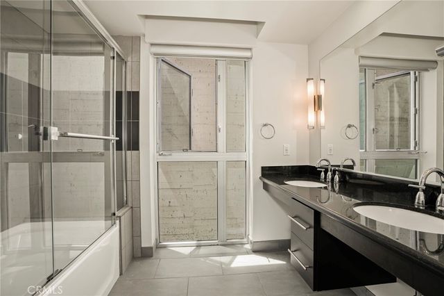 540 S Kenmore Avenue 203, Los Angeles, CA 90020