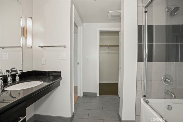 540 S Kenmore Avenue 203, Los Angeles, CA 90020